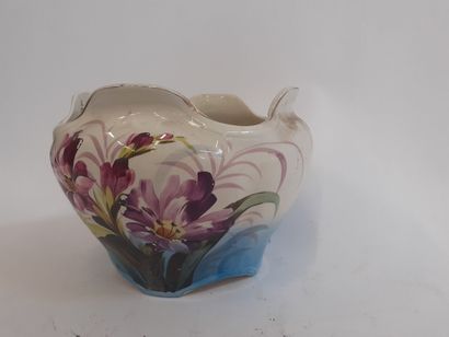 Cache pot en barbotine
H : 19 cm 