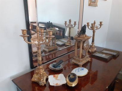 Vente en un seul lot du contenu d'une maison...