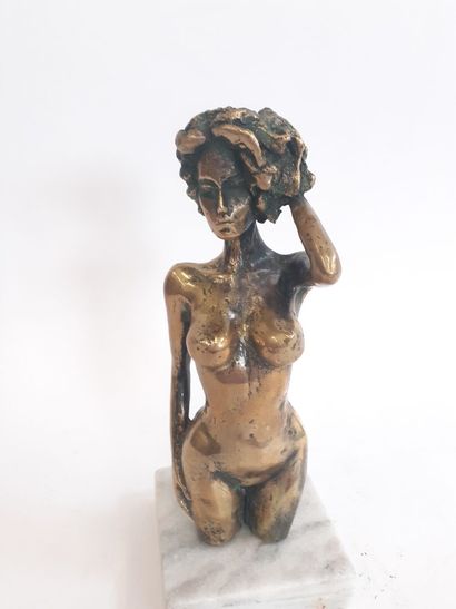 Ecole Française XXème nu féminin en bronze
socle...