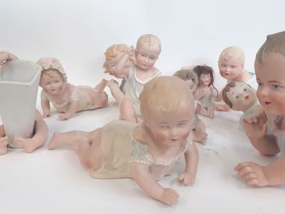 Collection de bébés en porcelaine