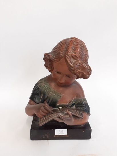 L'écriture 
Sujet en plâtre polychrome 
H...
