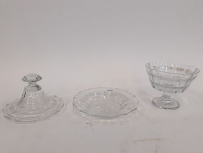 Confiturer en verre taillé et plateau joint...