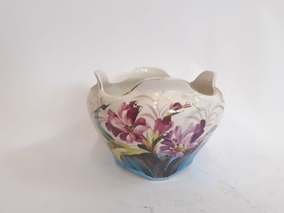 Cache pot en barbotine
H : 19 cm 