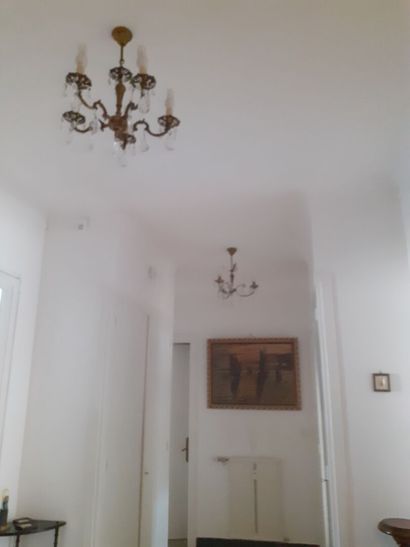 Vente en un seul lot du contenu d'une maison...