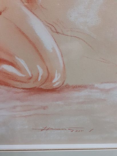 Hentes
Odalisque assise 
Sanguine et craie...