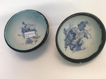 Boite couverte en porcelaine
D : 15 cm
E...