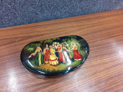 Boite en bois russe
5 x 23 cm 