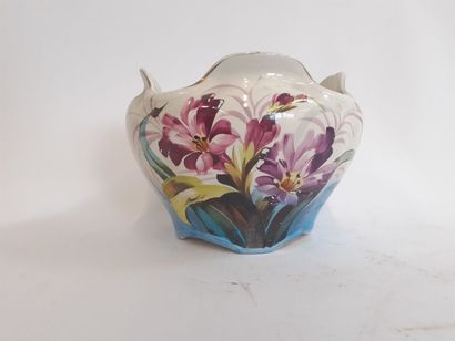 Cache pot en barbotine
H : 19 cm 