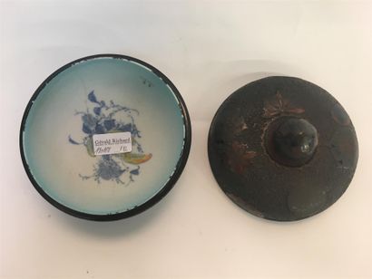 Boite couverte en porcelaine
D : 15 cm
E...