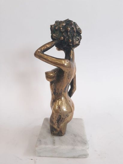 Ecole Française XXème nu féminin en bronze
socle...