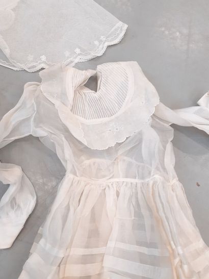 Robe de communion joint dentelle et collerette...