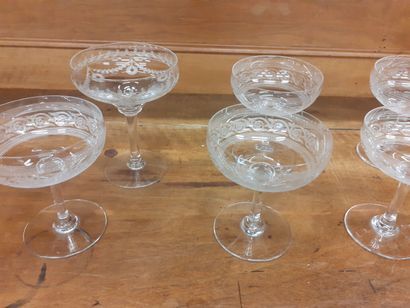 Lot de sept coupes en cristal, joint une...