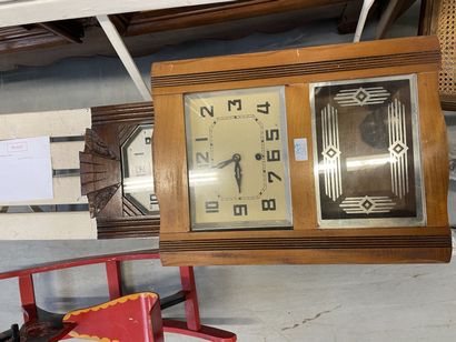 Deux carillons en bois 