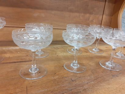 Lot de sept coupes en cristal, joint une...