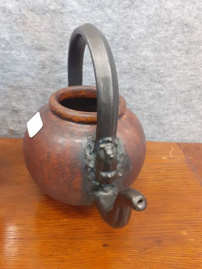Clèment MASSIER à Golfe Juan, vase bouteille...