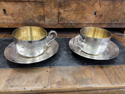 Gallia deux tasses en thé en métal argenté...