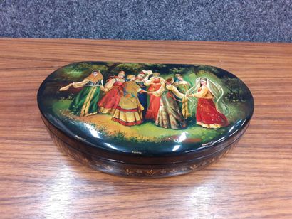 Boite en bois russe
5 x 23 cm 