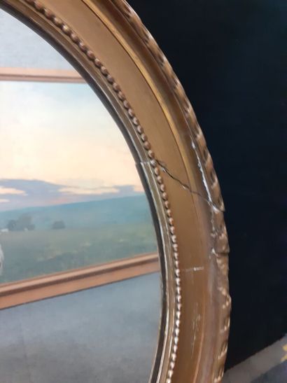 Miroir de forme ovale cadre en bois et stu...