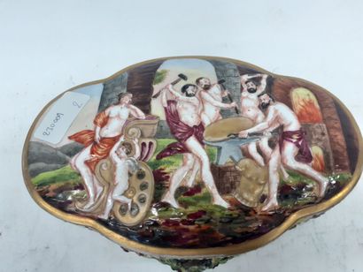 Capo di Monte boîte en porcelaine à décor...