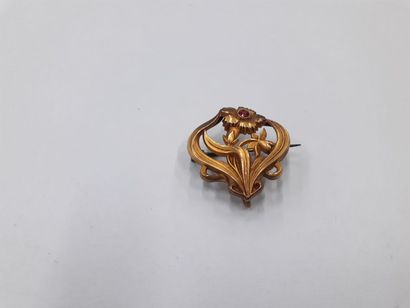 Broche en métal doré 