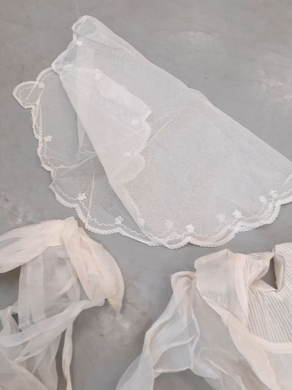 Robe de communion joint dentelle et collerette...