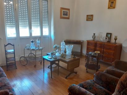 Vente en un seul lot du contenu d'une maison...