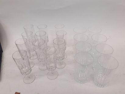BAYEL, service de verre en cristal taillé...