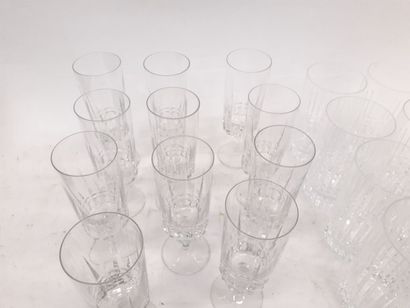 BAYEL, service de verre en cristal taillé...