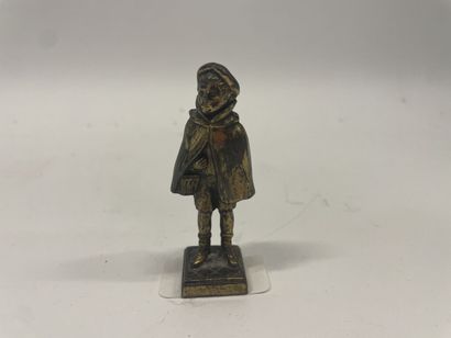 Sujet en métal écolier 
H : 7.5 cm