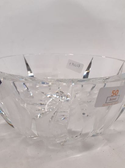 Saint Louis 
Saladier ou compotier en cristal
H...