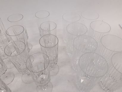 BAYEL, service de verre en cristal taillé...