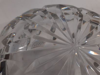 Saint Louis 
Saladier ou compotier en cristal
H...