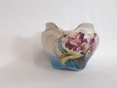 Cache pot en barbotine
H : 19 cm 