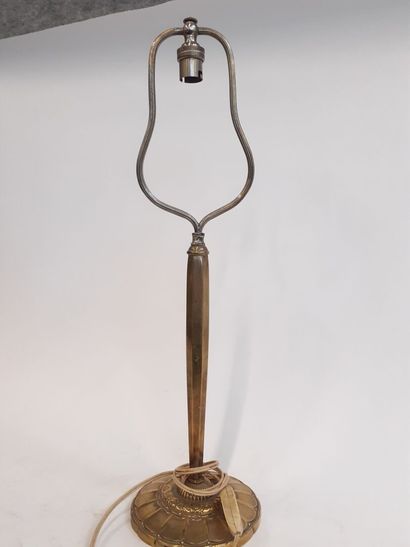 Lampe de bureau en laiton 
H : 52 cm