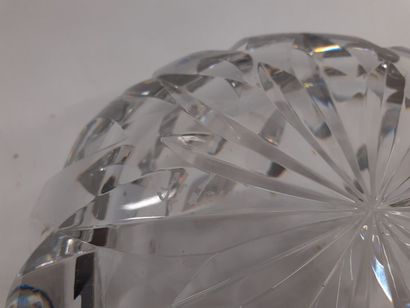 Saint Louis 
Saladier ou compotier en cristal
H...