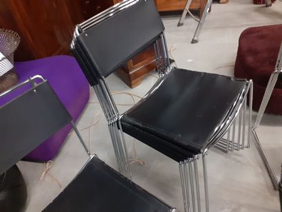 Lot de dix chaises strcture tubulaire avec...