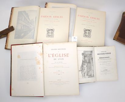 Un ensemble de 6 ouvrages sur les Eglises...