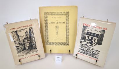 Un lot de 3 ouvrages sur LYON, dont un livre...