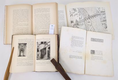 Un lot de 4 volumes sur LYON

(Architecture,...