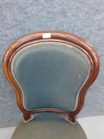 Une chaise Epoque Louis Philippe pieds courbés...