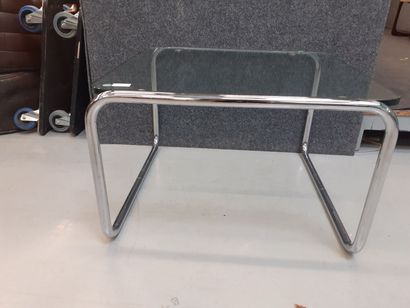 Table basse avec pied tubulaire en métal...