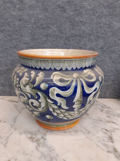 Cache pot à décor d'iris en céramique
H :...