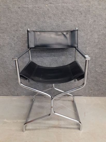 Fauteuil directeur en métal chrome et cuir
81...