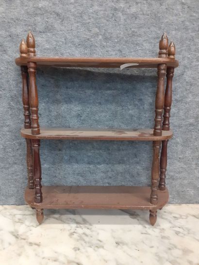 Petite étagère à épices en bois 
H : 42 L...