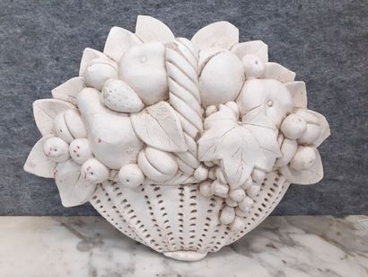 Panier de fruits
Platre 
26 x 30 cm 