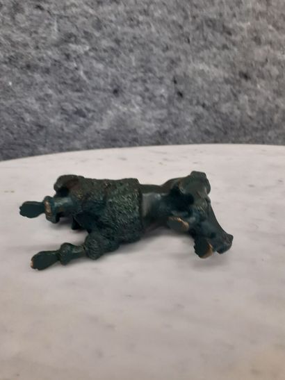 Caniche en bronze patiné
H : 6 cm 