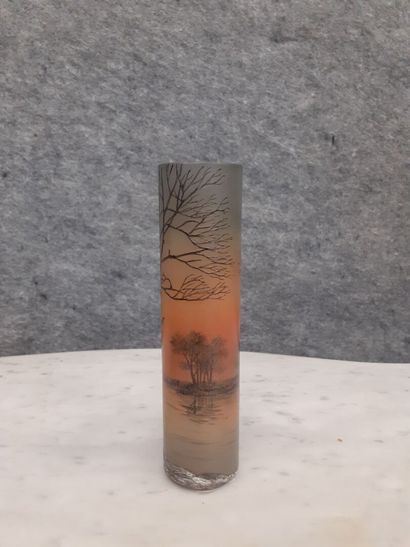 MICHEL, vase cylindrique à décor dégé à l'acide...
