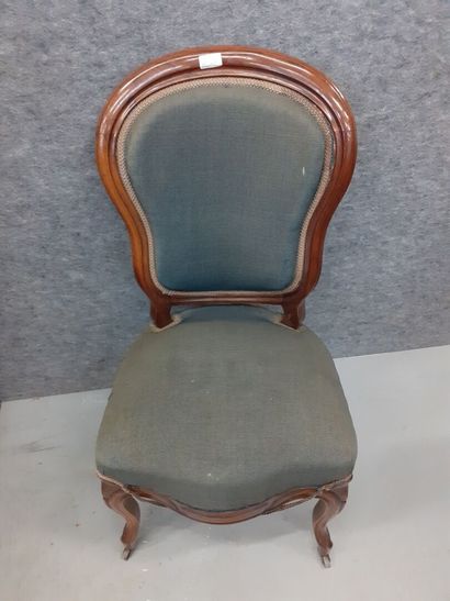 Une chaise Epoque Louis Philippe pieds courbés...