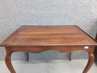 bureau plat en noyer avec plateaux tirettes...