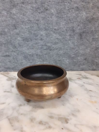 CHINE Bol en bronze 
H : 5 cm 